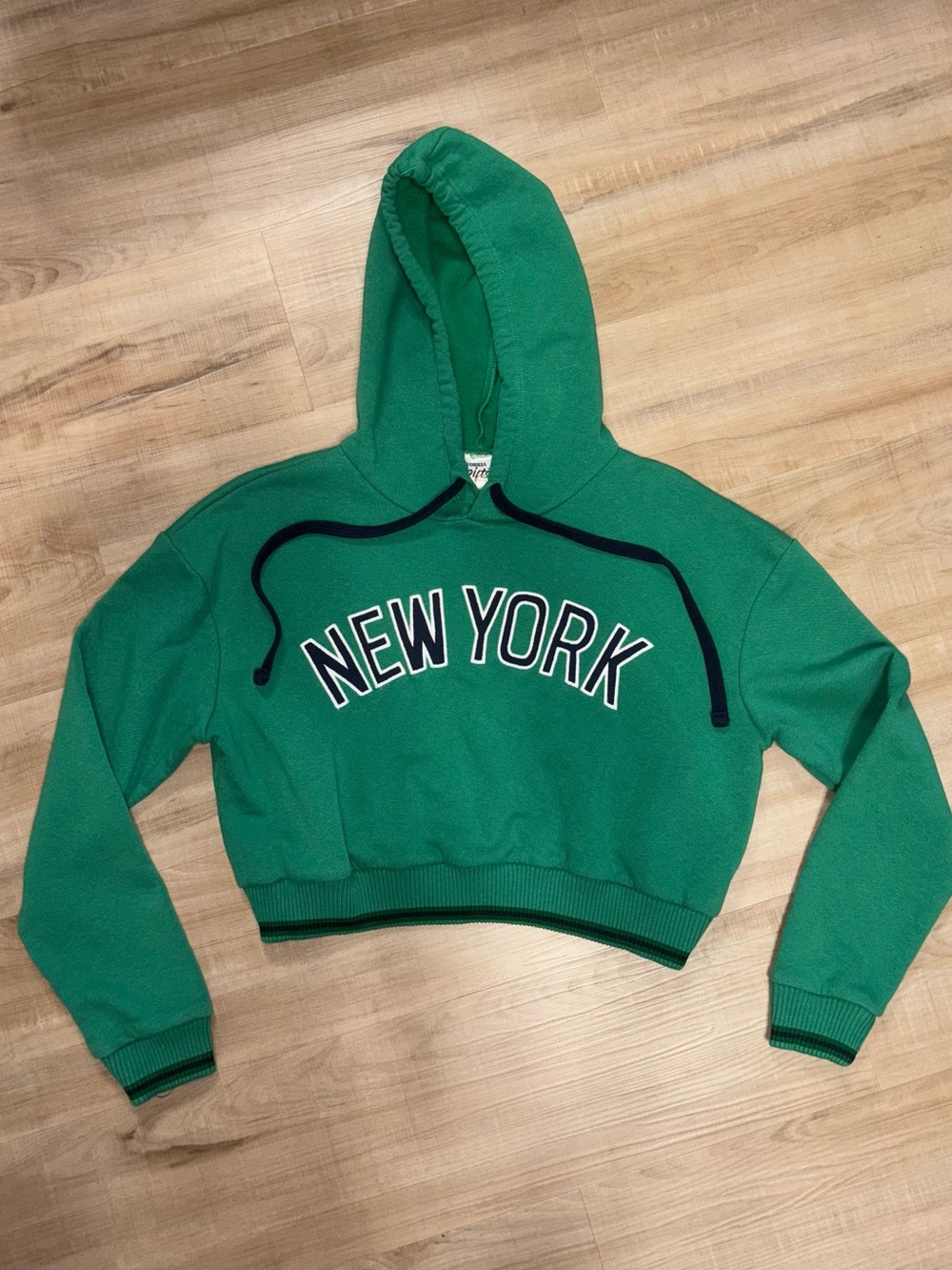 Cropped New York Hoodie Sweatshirt